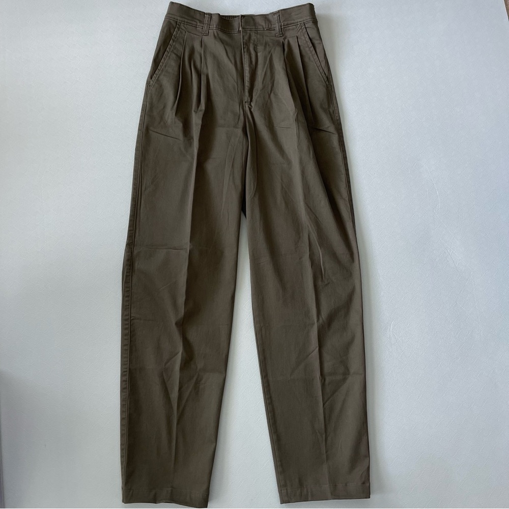 GAP Olive Chinos Classic Fit